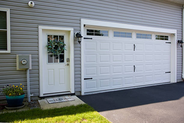 24/7 Emergency Garage Door Panel Replacement experts in Foard County County, TX